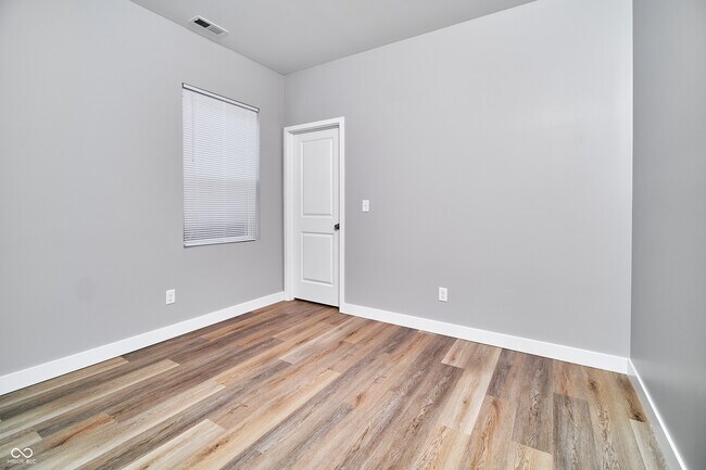 Building Photo - 415 Dequincy St