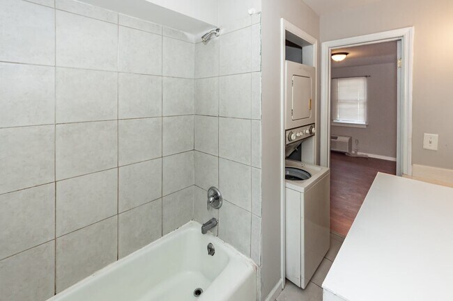 Building Photo - 2107 Rondo St