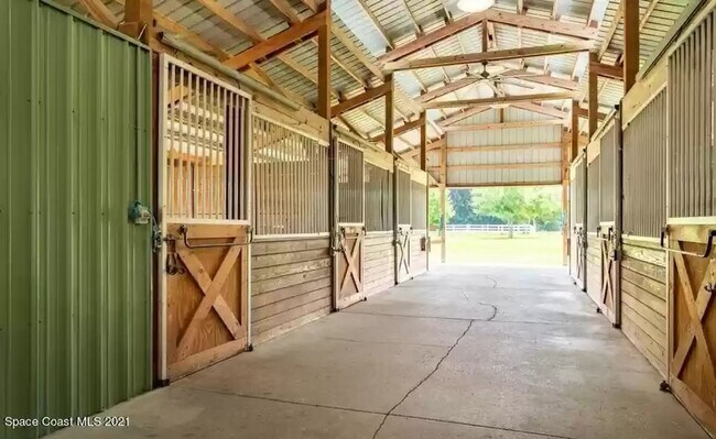 Building Photo - FURNISHED, Horse Farm Dream House