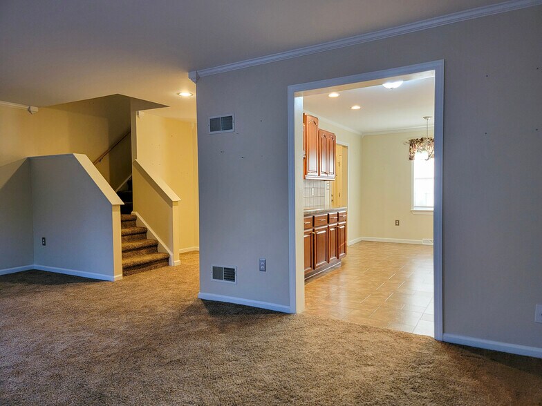 Building Photo - 26 Heron Dr