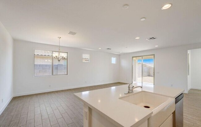 Building Photo - Stunning 3beds/2baths brand new home locat...