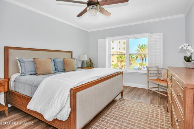 Building Photo - 922 1st St S