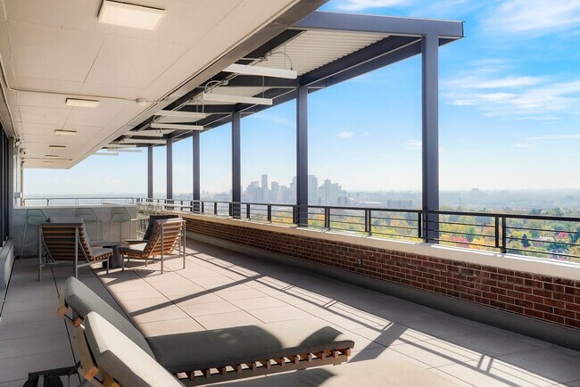 Building Photo - Julian32 at Highlands Square