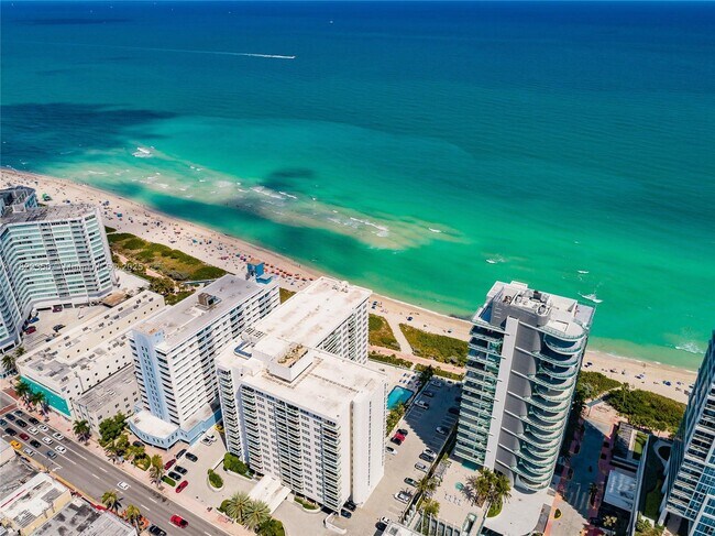 Building Photo - 6917 Collins Ave