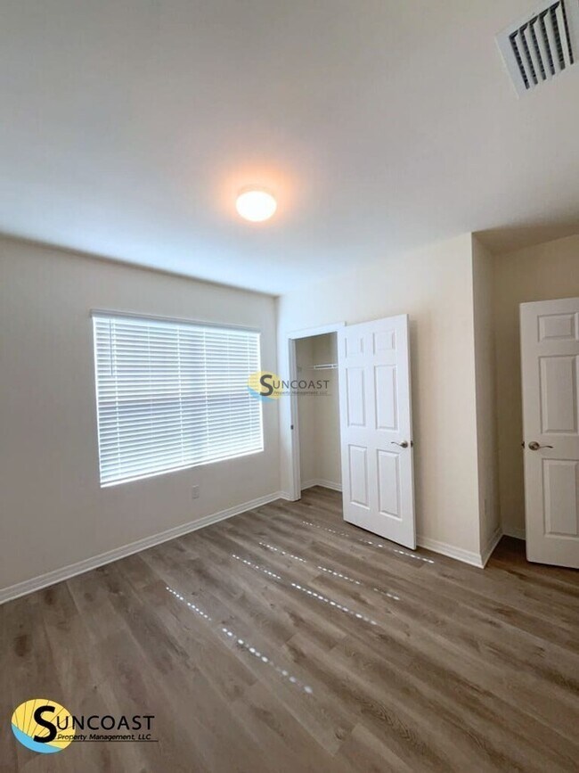 Building Photo - 523 SW 31st St