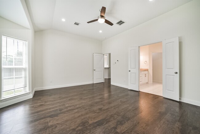 Building Photo - 10618 Bassoon Dr
