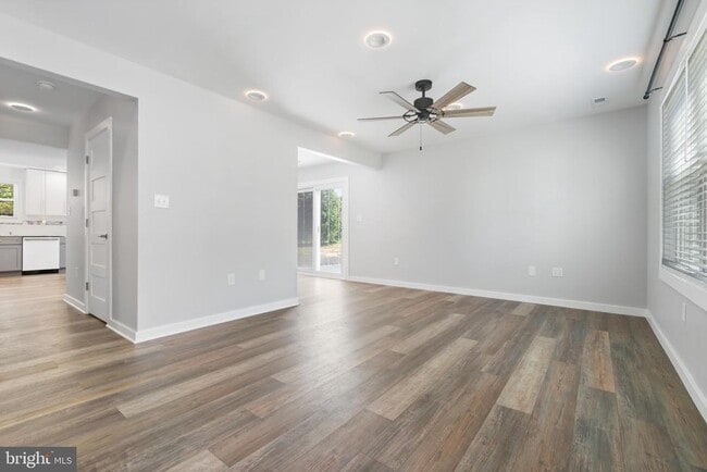 Building Photo - 680 Chestnut Springs Ln