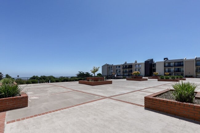 Building Photo - 380 Vallejo Dr