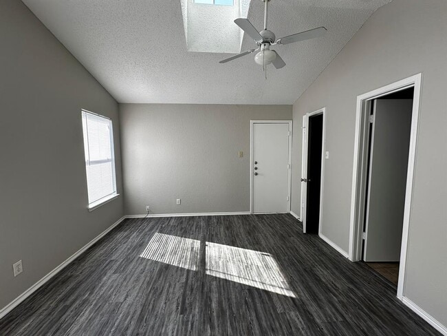 Building Photo - 523 Cutty Trail