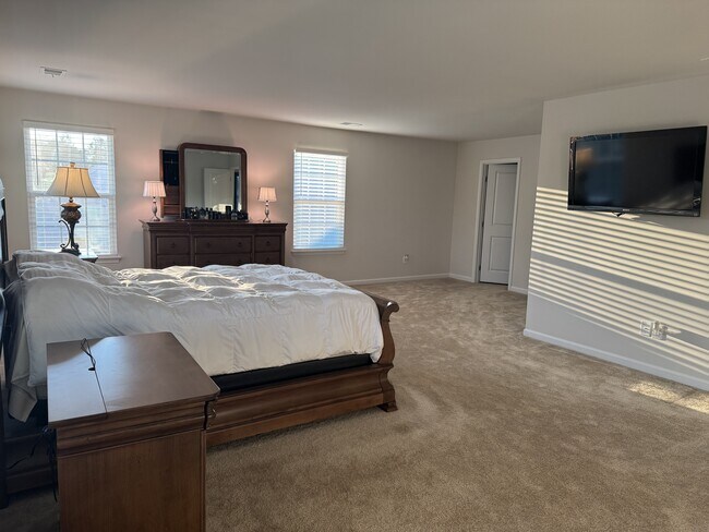 Building Photo - 14217 Belle Ave