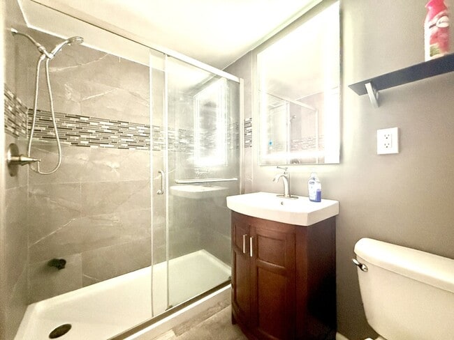 Building Photo - 785 S Village Dr