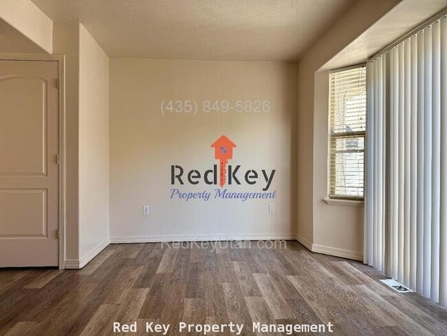 Building Photo - The Maples Condo #119