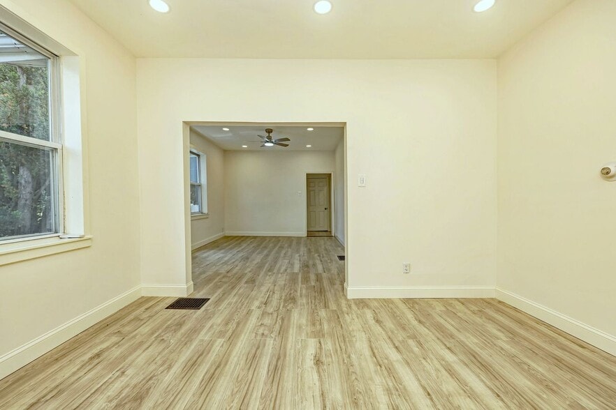Building Photo - 330 Naugatuck Ave