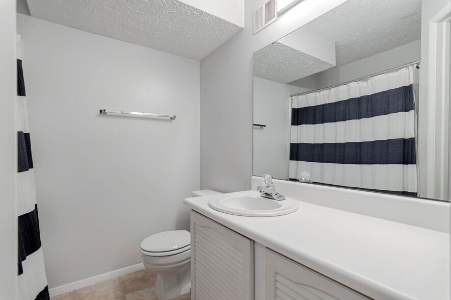 Building Photo - 1638 10th St S