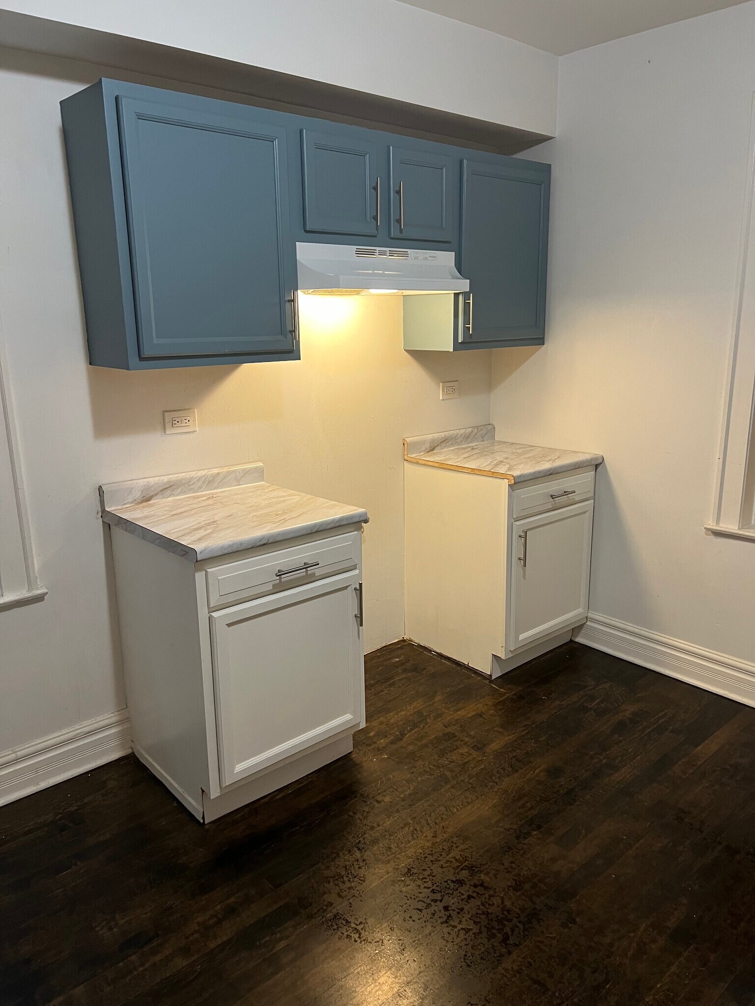Kitchen - 4872 W Homer St