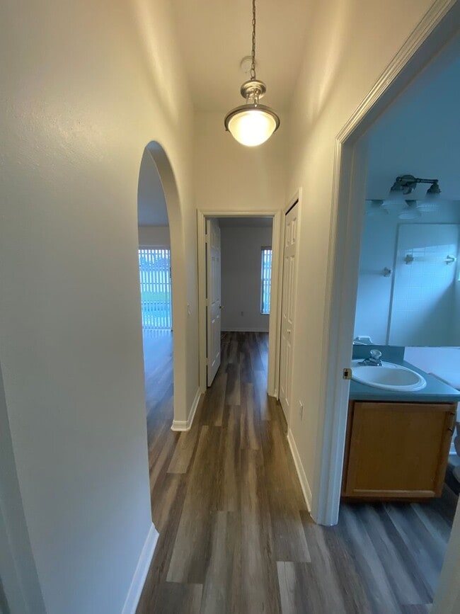 Building Photo - House for rent