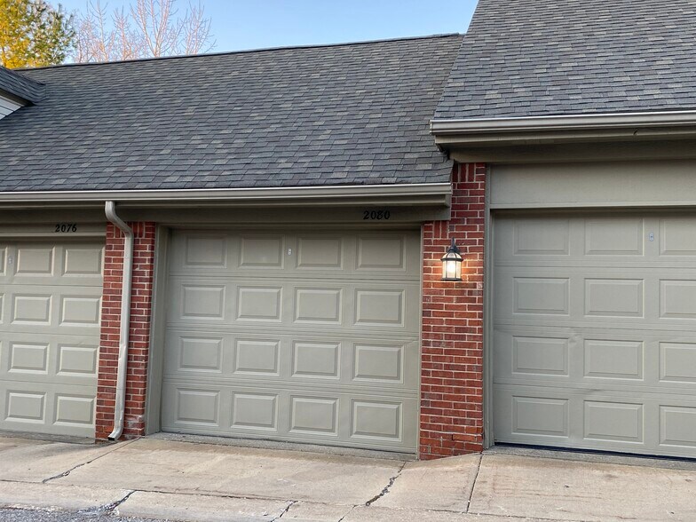Building Photo - 2080 Cloverly Ln