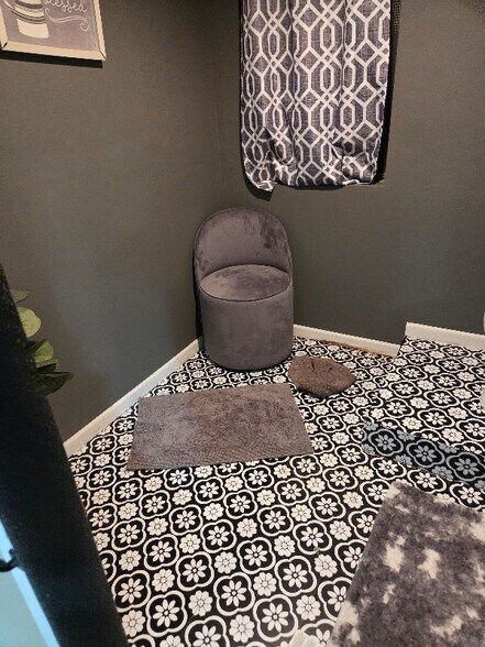 Building Photo - 241 Homewood Dr