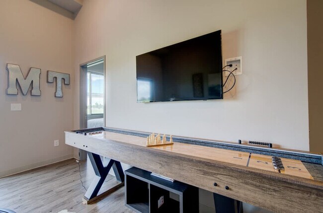 Building Photo - 2210 Remington Way