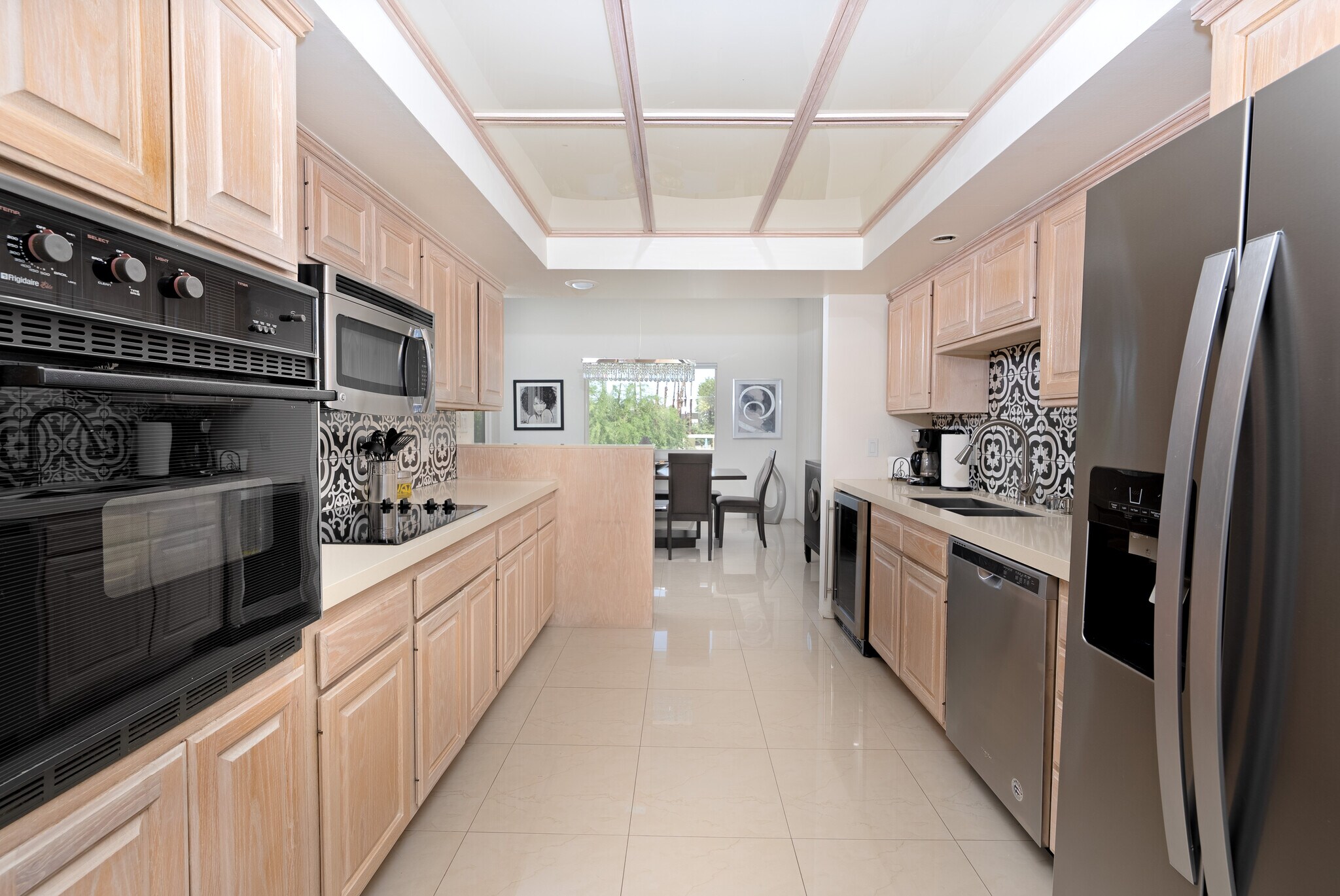 Building Photo - 451 Desert Lakes Dr