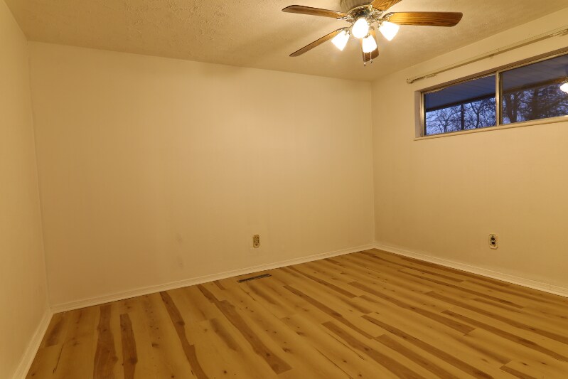 Building Photo - 4912 Powell Rd