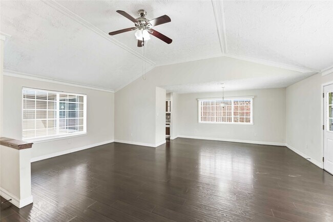 Building Photo - 3415 Honey Creek Dr