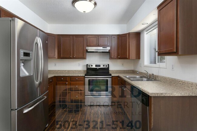 Building Photo - GPM639 - 2801-2803 SE 125th Avenue (T1)