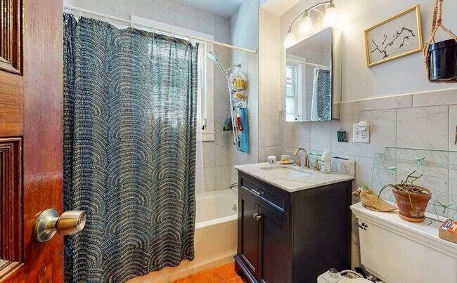 Building Photo - 65 Wyman St