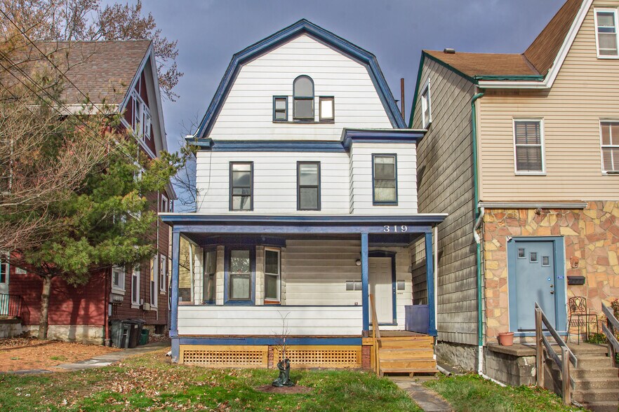 Building Photo - 319 Franklin Ave