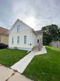 Building Photo - 823 Yout St