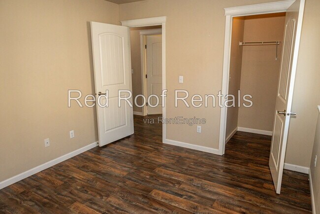 Building Photo - 1441 Farina Lp SE