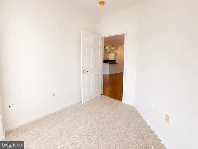 Building Photo - 4550 Strutfield Ln
