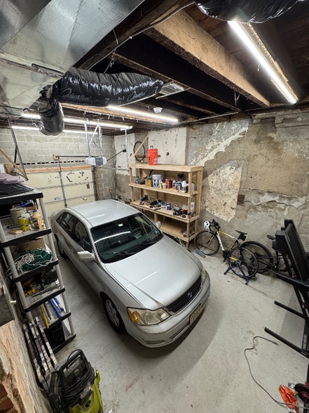 Building Photo - 1221-1223 Annin St