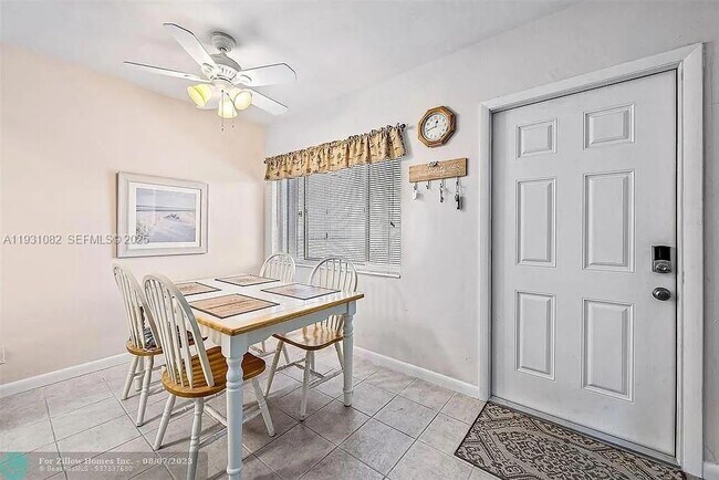 Building Photo - 2400 Lake Osborne Dr