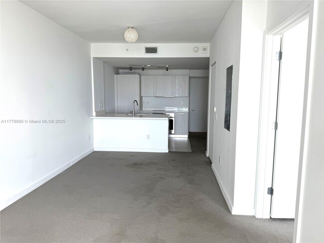 Building Photo - 501 NE 31st St