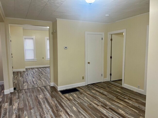 Building Photo - 233 Division St