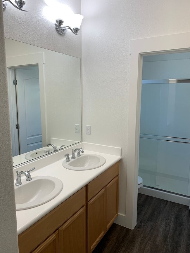 Building Photo - Beautiful Single Story Brentwood Home