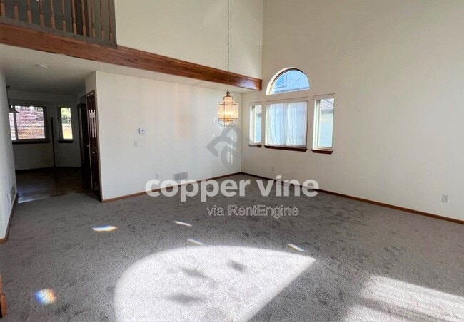 Building Photo - 8535 Oak Way