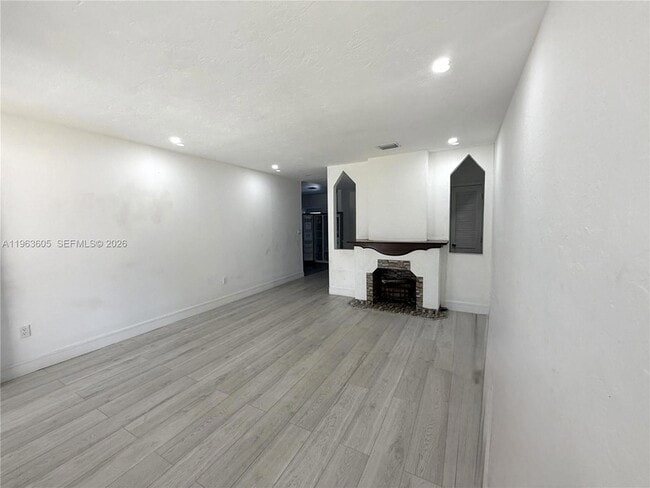 Building Photo - 121 Flagami Blvd