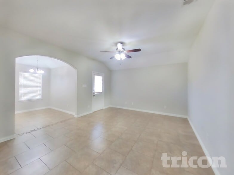 Building Photo - 12220 Hunters Crossing Ln