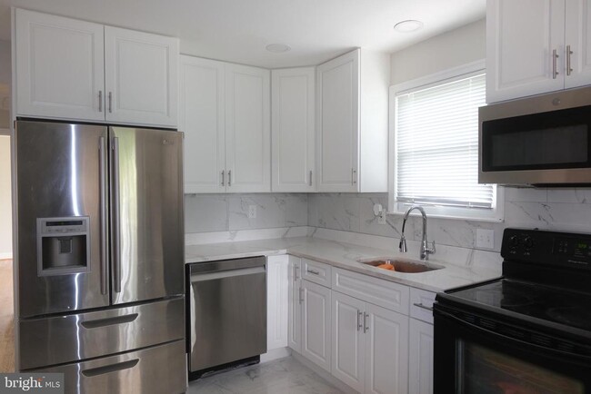 Building Photo - 3 Redgate Ct