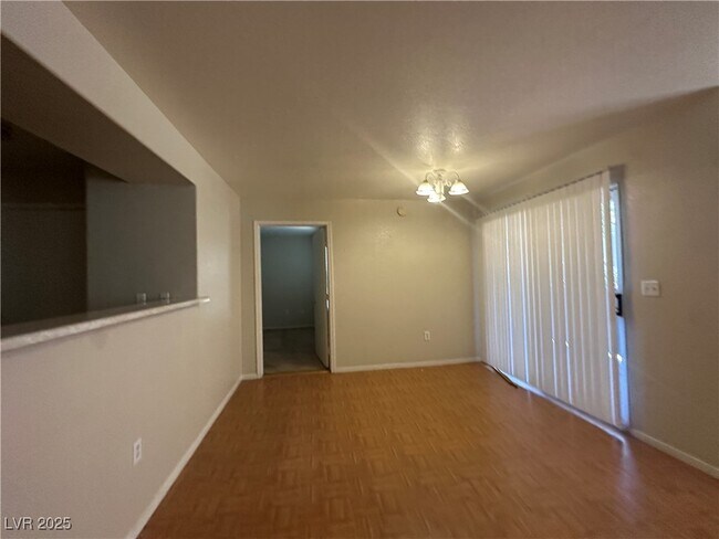 Building Photo - 555 E Silverado Ranch Blvd