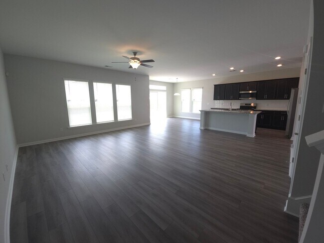 Building Photo - 101 Fenway St