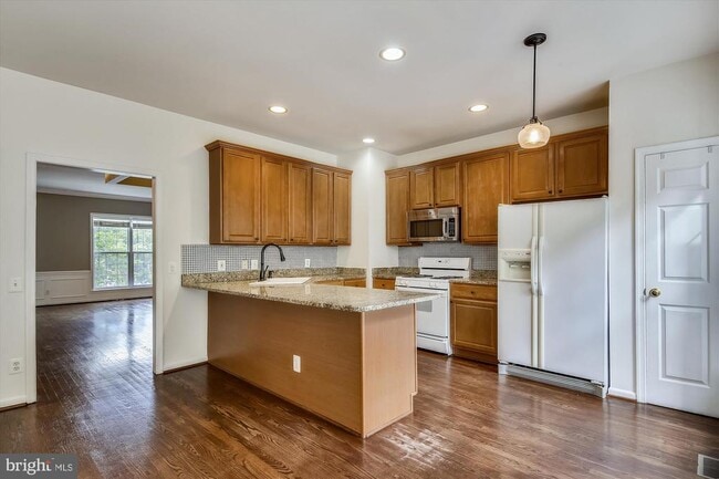 Building Photo - 5413 Summer Leaf Ln