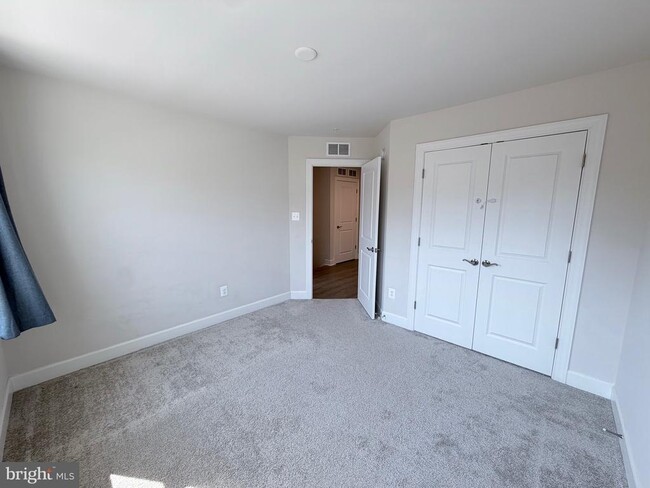 Building Photo - 10825 Foxtrot Cir