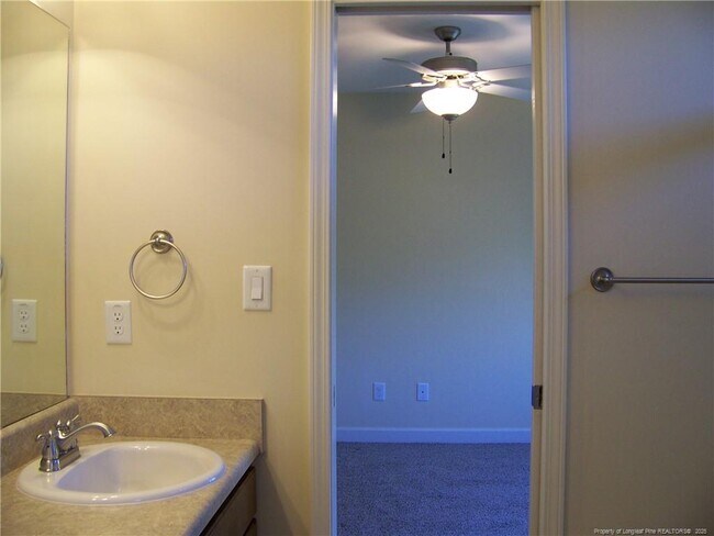 Building Photo - 1134 Braybrooke Pl