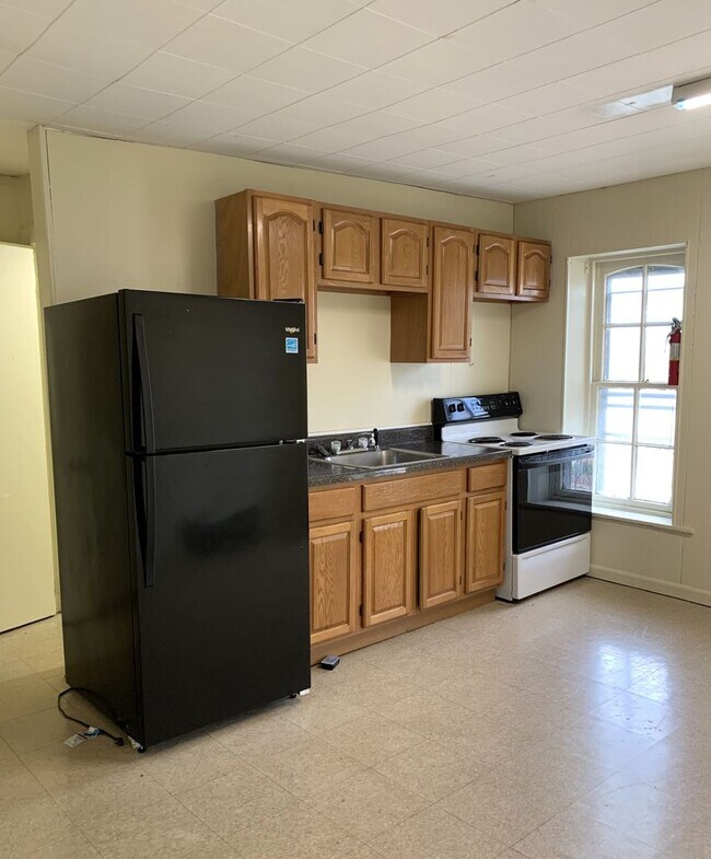 Building Photo - 212 E King St