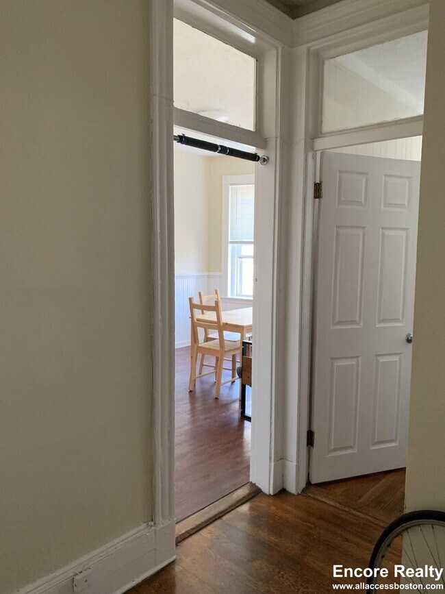 Building Photo - 883 Huntington Ave