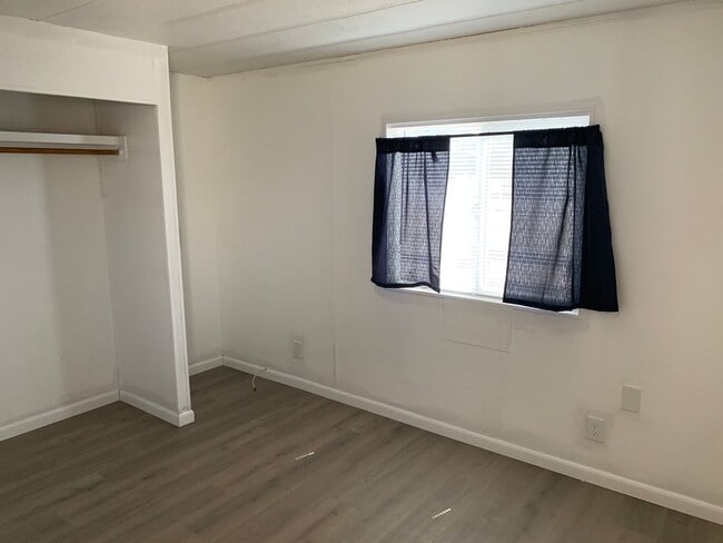 Building Photo - Comfy mobile home in Manteca