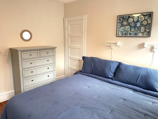 Building Photo - 41 Merton Rd